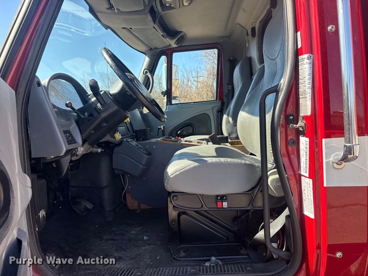 image for item EU4072 2007 International 4300 ambulance