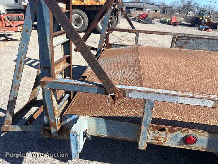 image for item EU4073 2002 Starlite equipment trailer