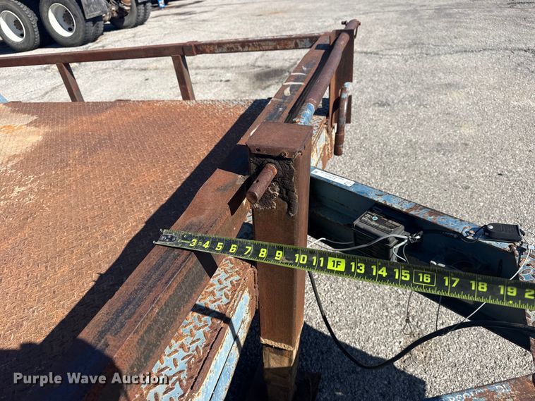 image for item EU4073 2002 Starlite equipment trailer