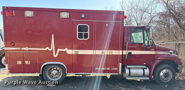 image for item EU4075 2007 International 4300 ambulance