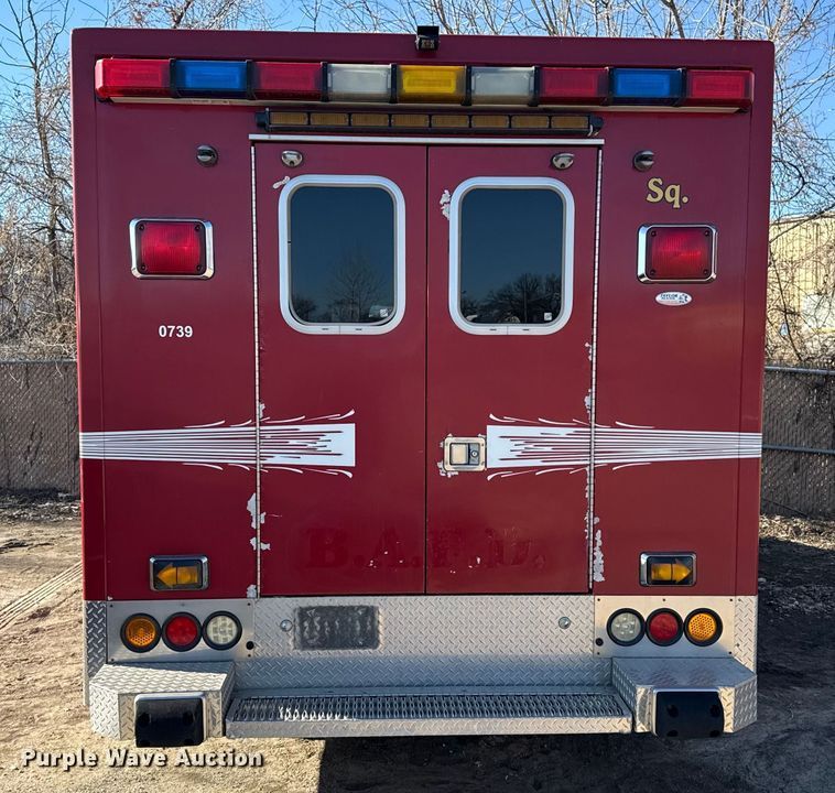 image for item EU4075 2007 International 4300 ambulance