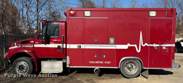 image for item EU4075 2007 International 4300 ambulance