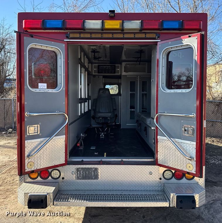 image for item EU4075 2007 International 4300 ambulance