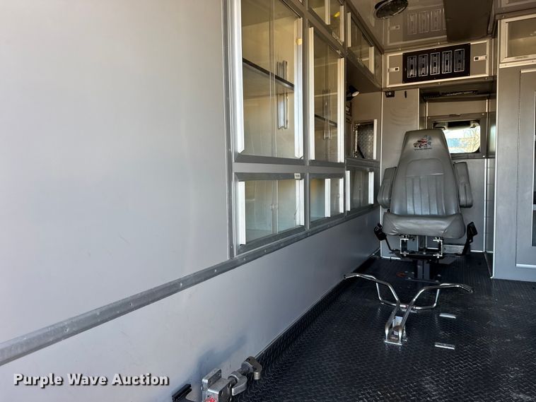 image for item EU4075 2007 International 4300 ambulance