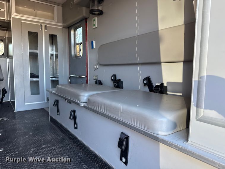 image for item EU4075 2007 International 4300 ambulance