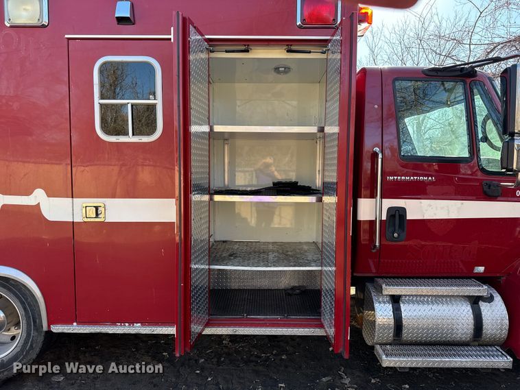 image for item EU4075 2007 International 4300 ambulance
