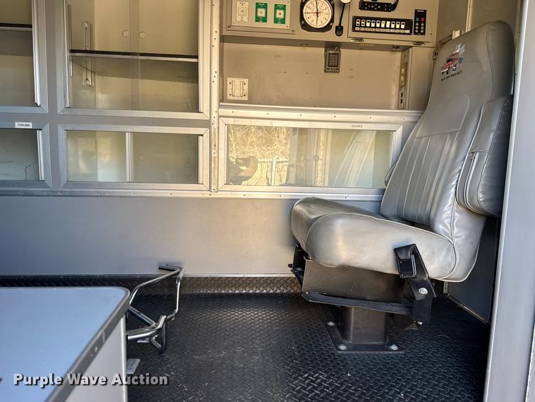 image for item EU4075 2007 International 4300 ambulance