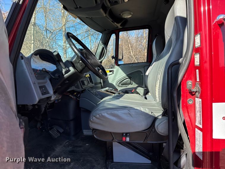 image for item EU4075 2007 International 4300 ambulance