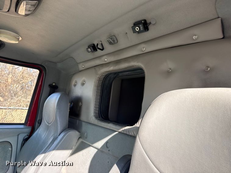 image for item EU4075 2007 International 4300 ambulance