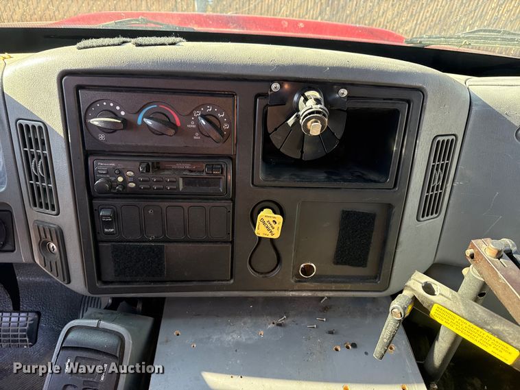 image for item EU4075 2007 International 4300 ambulance