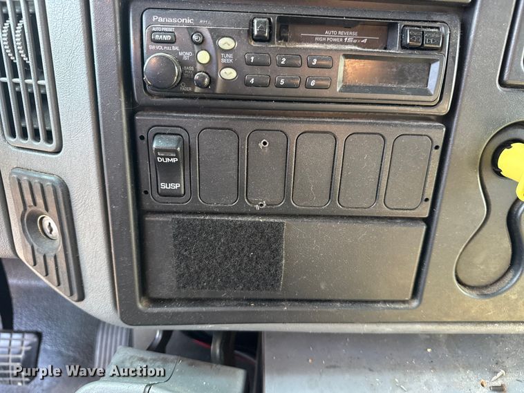 image for item EU4075 2007 International 4300 ambulance