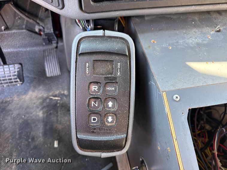 image for item EU4075 2007 International 4300 ambulance