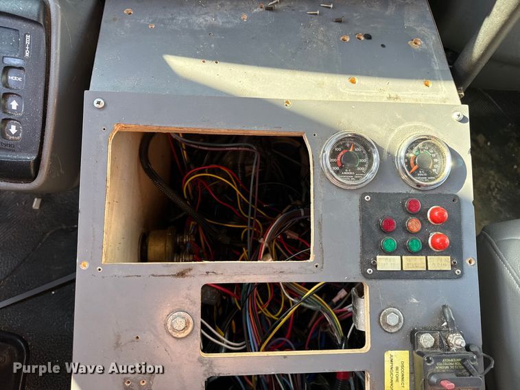 image for item EU4075 2007 International 4300 ambulance