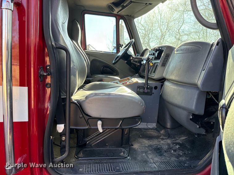 image for item EU4075 2007 International 4300 ambulance