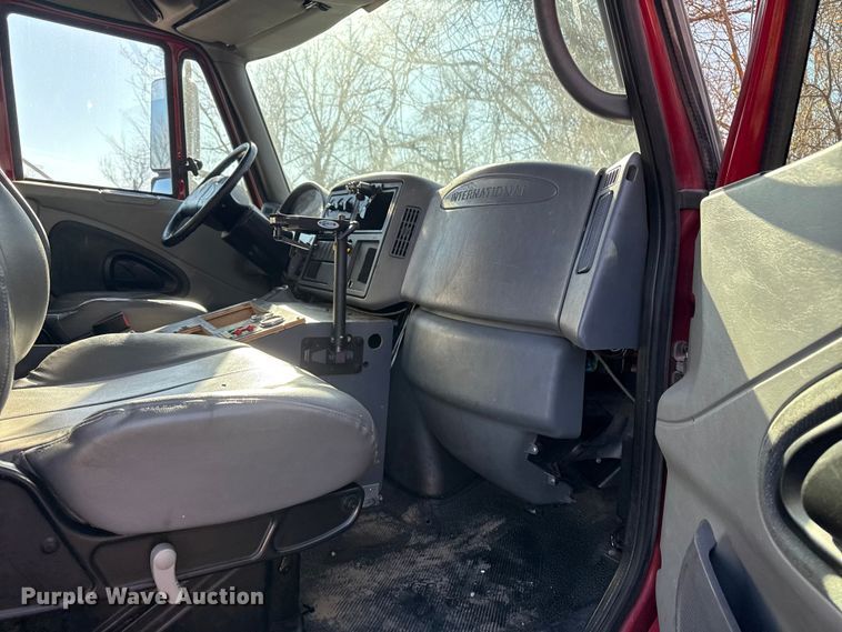 image for item EU4075 2007 International 4300 ambulance