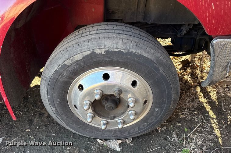 image for item EU4075 2007 International 4300 ambulance