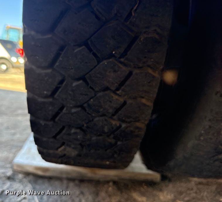 image for item EU4075 2007 International 4300 ambulance