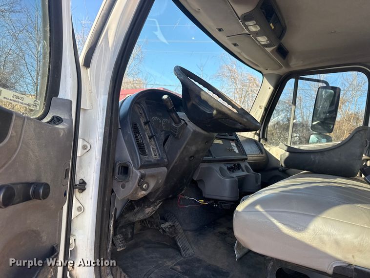 image for item EU4076 2012 Freightliner Business Class M2 utility / service truck