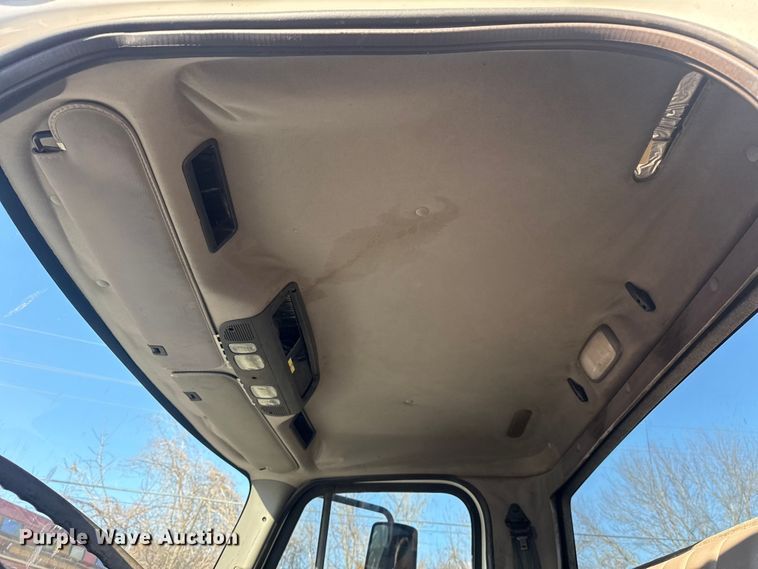 image for item EU4076 2012 Freightliner Business Class M2 utility / service truck