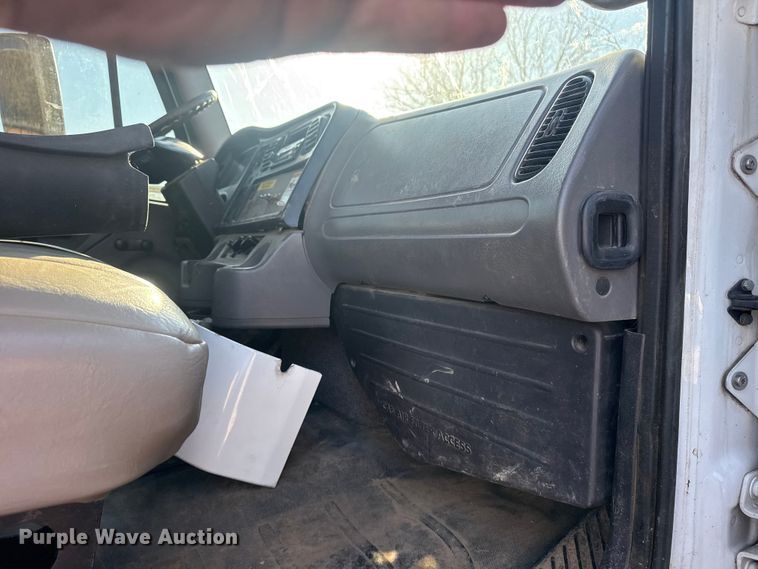 image for item EU4076 2012 Freightliner Business Class M2 utility / service truck