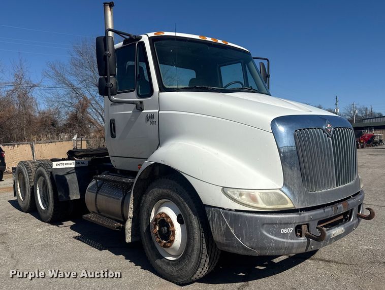 image for item EU4077 2007 International 8600 semi truck