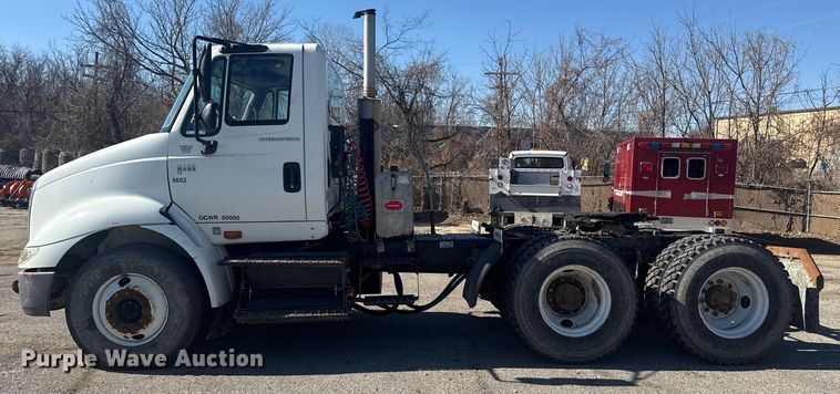 image for item EU4077 2007 International 8600 semi truck