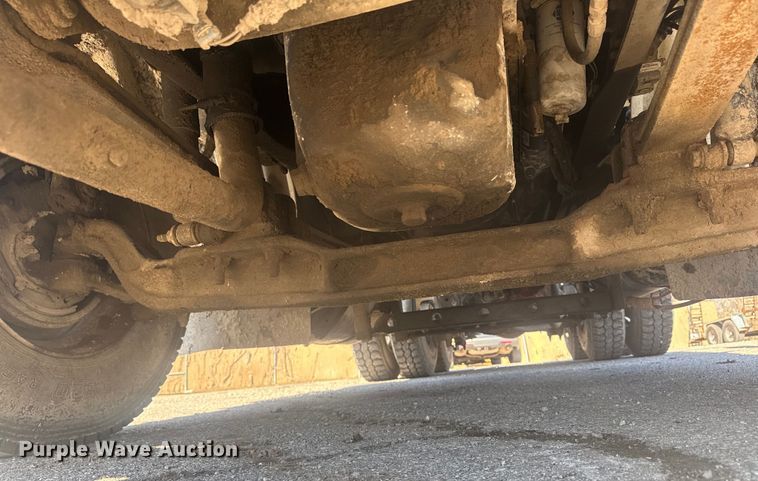 image for item EU4077 2007 International 8600 semi truck