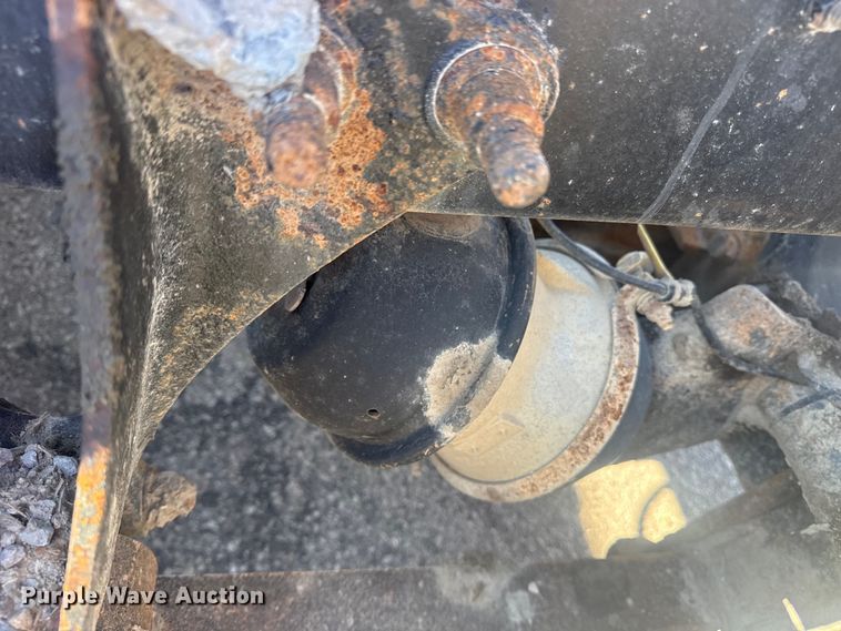 image for item EU4077 2007 International 8600 semi truck