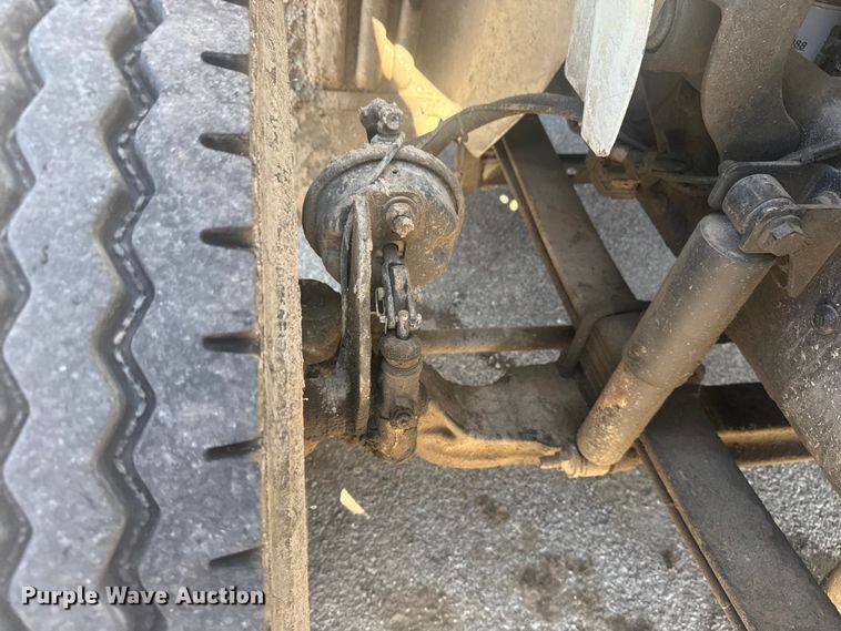 image for item EU4077 2007 International 8600 semi truck