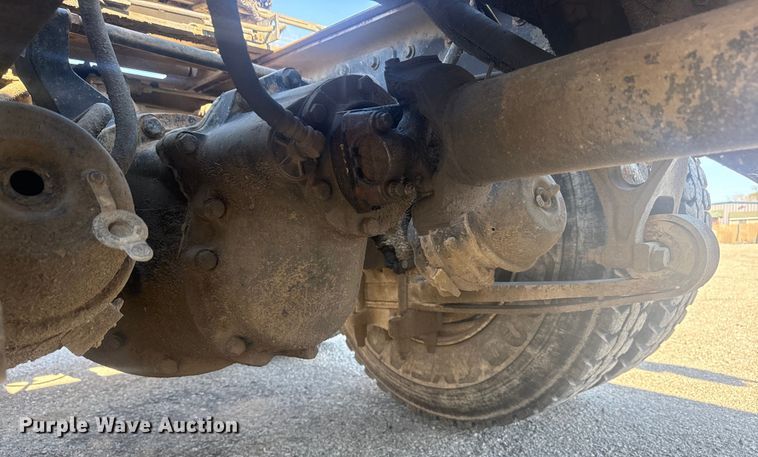 image for item EU4077 2007 International 8600 semi truck