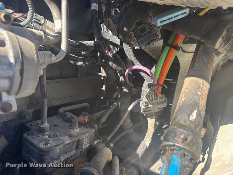 image for item EU4077 2007 International 8600 semi truck