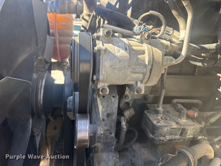 image for item EU4077 2007 International 8600 semi truck