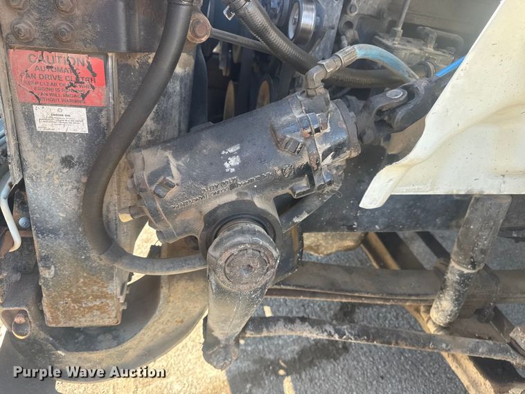 image for item EU4077 2007 International 8600 semi truck