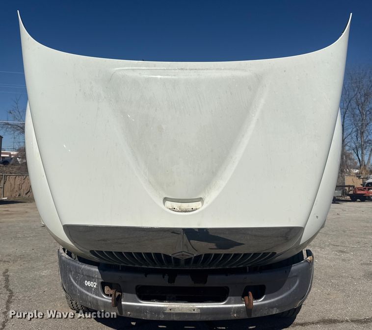 image for item EU4077 2007 International 8600 semi truck