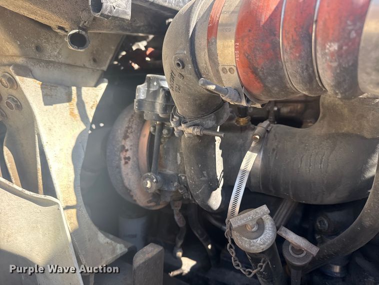 image for item EU4077 2007 International 8600 semi truck