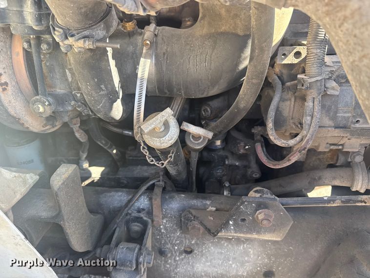 image for item EU4077 2007 International 8600 semi truck