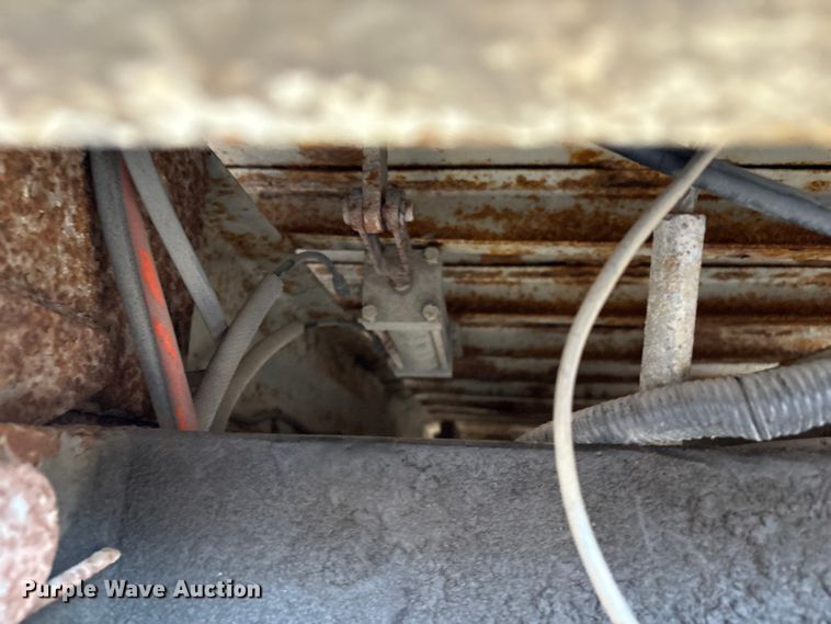 image for item EU4078 1984 International 7400 dump truck