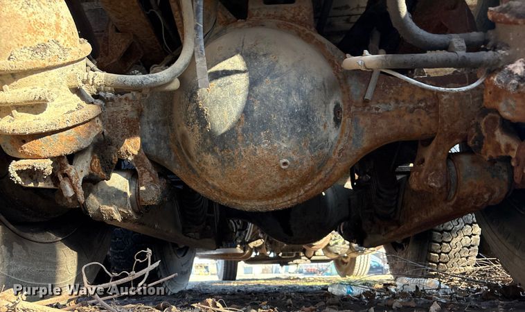 image for item EU4078 1984 International 7400 dump truck