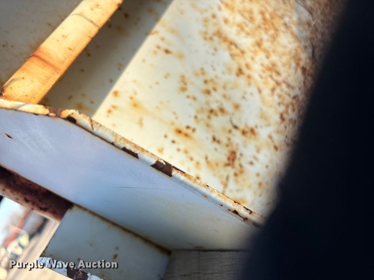 image for item EU4078 1984 International 7400 dump truck