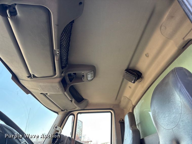 image for item EU4078 1984 International 7400 dump truck