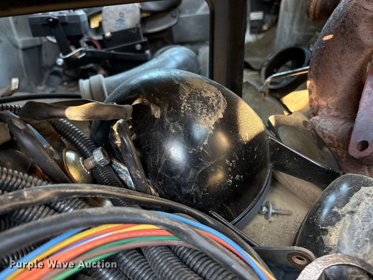 image for item EU4078 1984 International 7400 dump truck