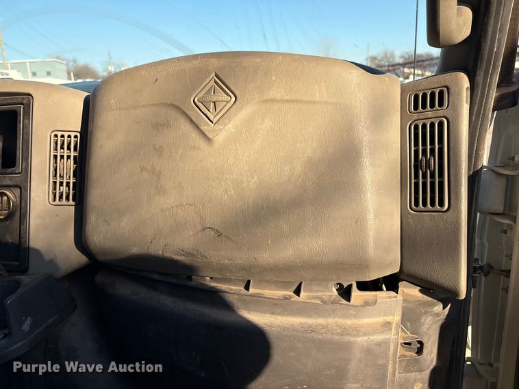 image for item EU4078 1984 International 7400 dump truck