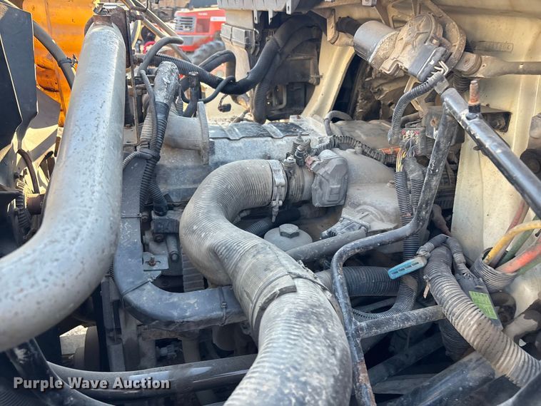 image for item EU4078 1984 International 7400 dump truck