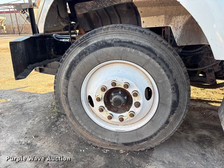 image for item EU4078 1984 International 7400 dump truck