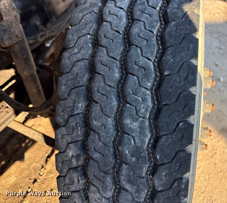 image for item EU4078 1984 International 7400 dump truck