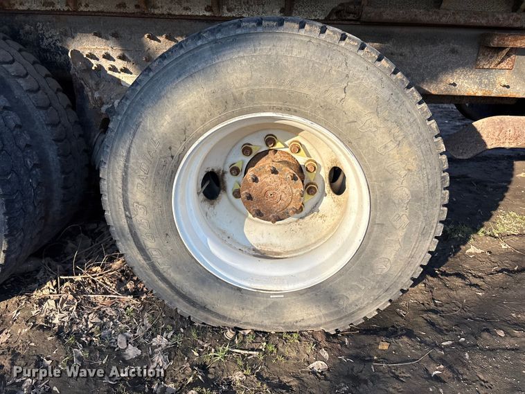 image for item EU4078 1984 International 7400 dump truck