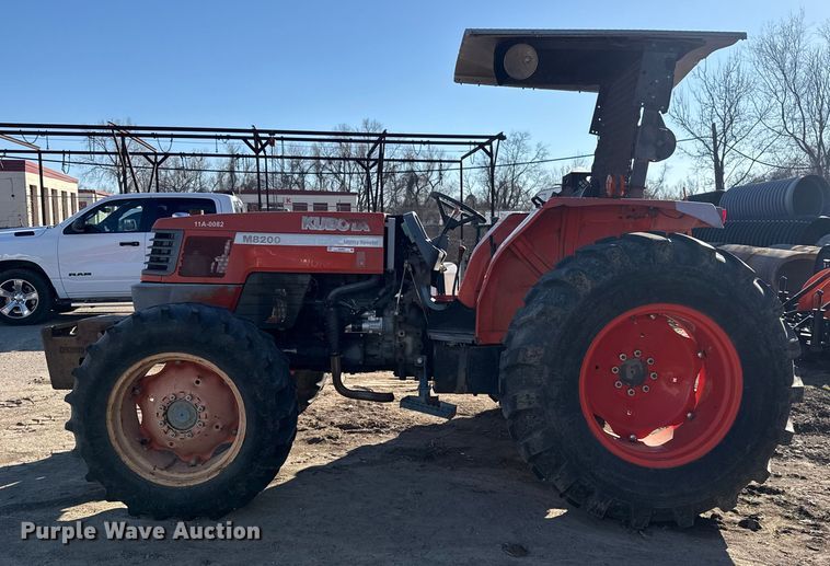 image for item EU4079 Kubota M8209 MFWD tractor