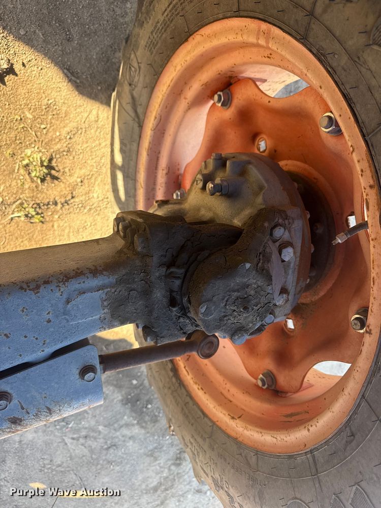 image for item EU4079 Kubota M8209 MFWD tractor