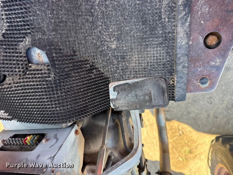 image for item EU4079 Kubota M8209 MFWD tractor