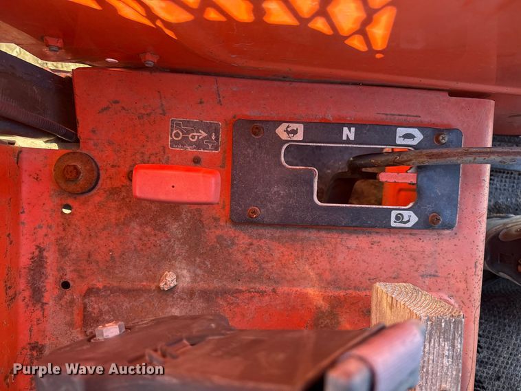 image for item EU4079 Kubota M8209 MFWD tractor